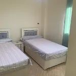 Superior 2Bdr Apartment Overlooking The Main Street