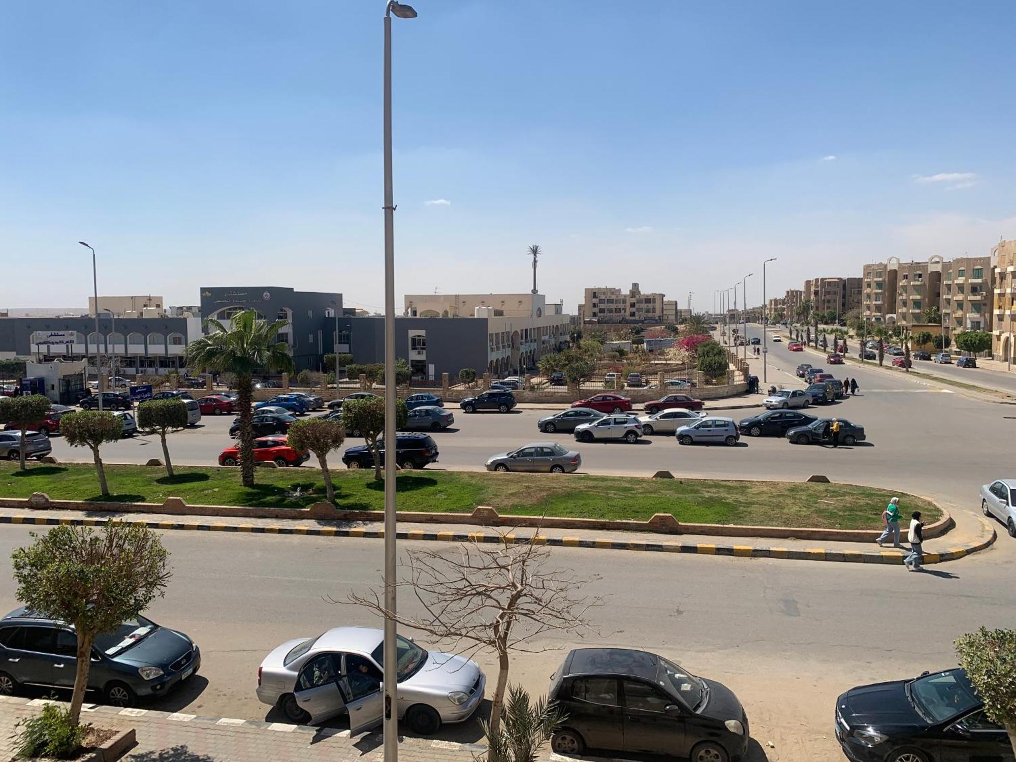 Superior 2bdr Overlooking The Main Street * Cairo